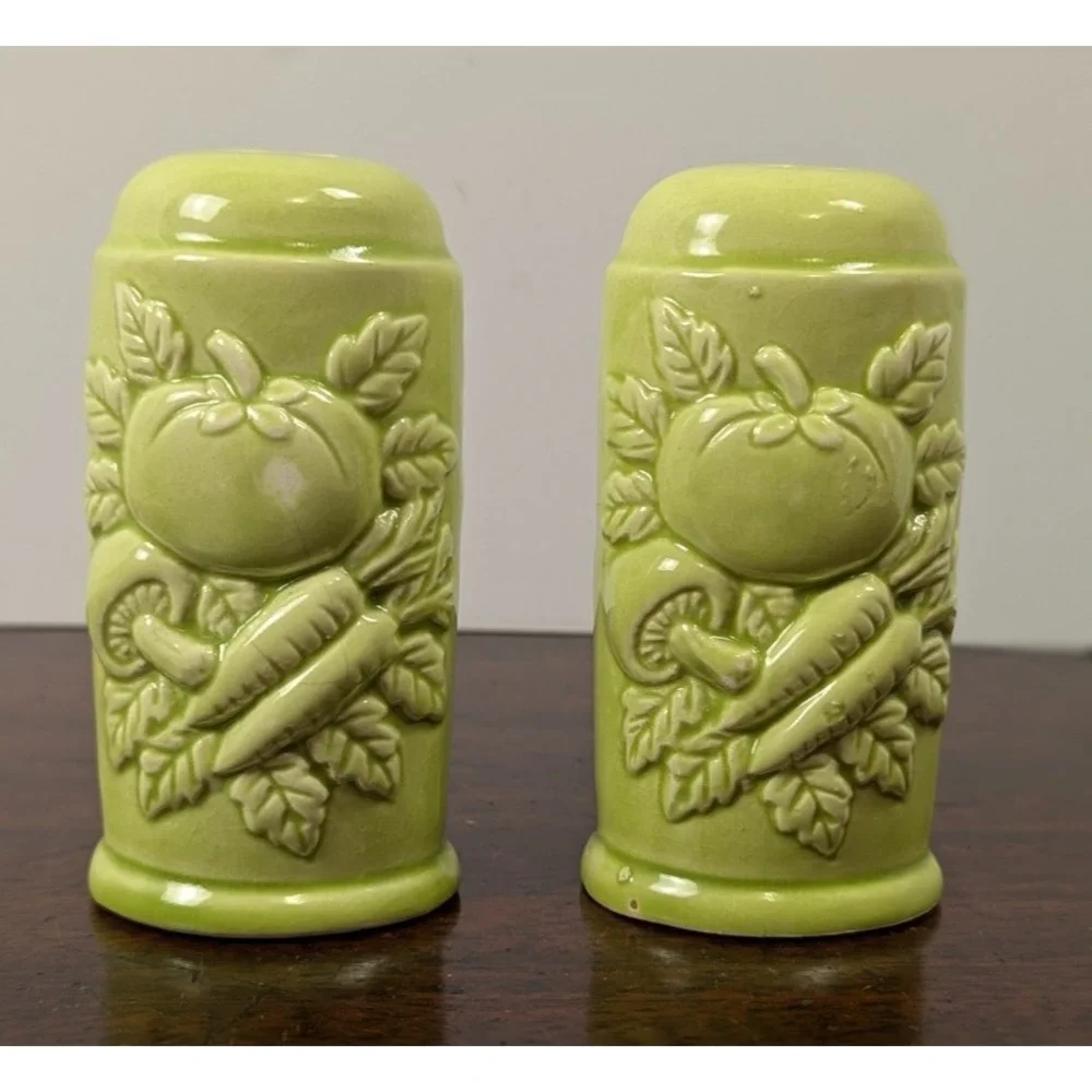 Unbranded vintage ceramic